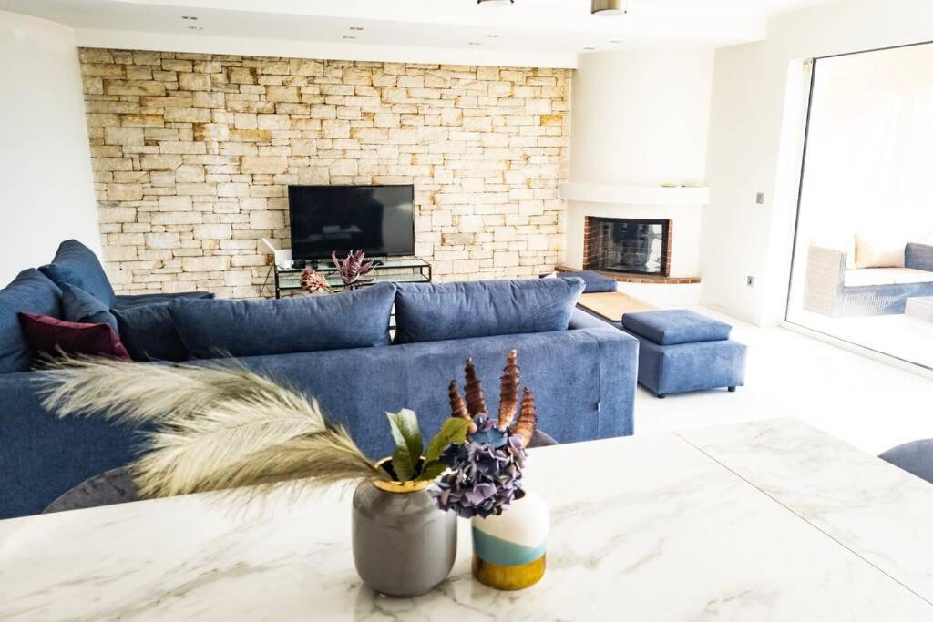 1, Kotzia Str. & Poseidonos Avenue, Alimos Apartment *