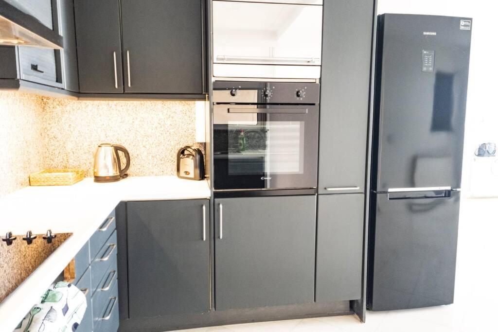 Apartment 1, Kotzia Str. & Poseidonos Avenue, Alimos Athens
